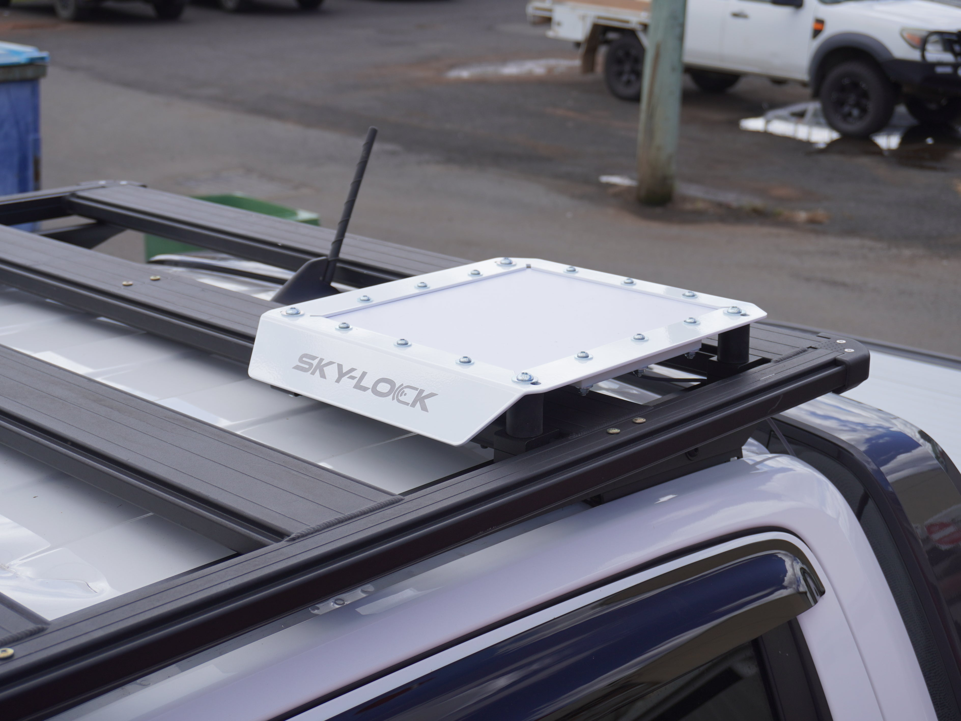 Bolt-on & Suction Cup Starlink Mini Mounting Systems